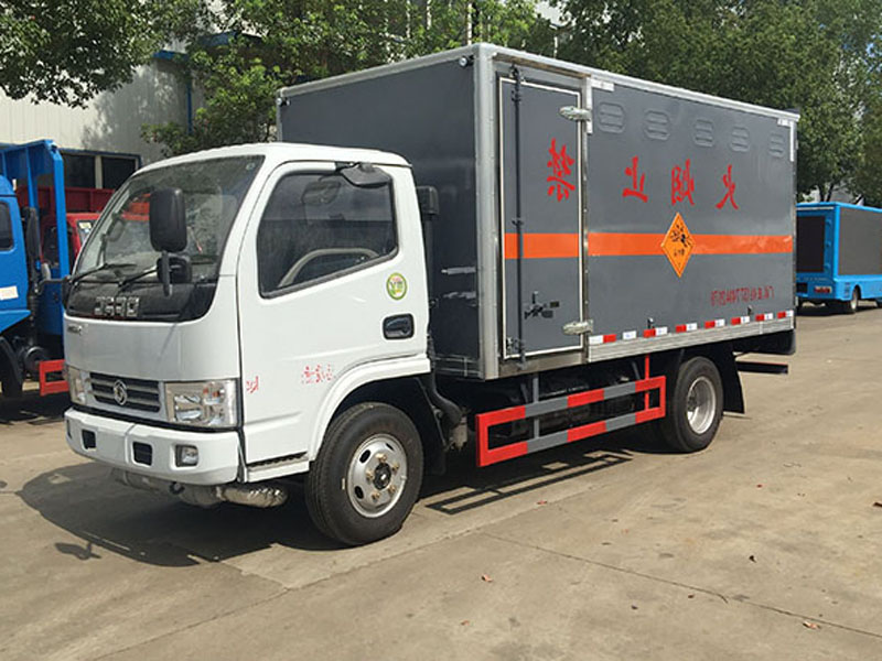 東風(fēng)4.1m    3.4噸爆破器材車