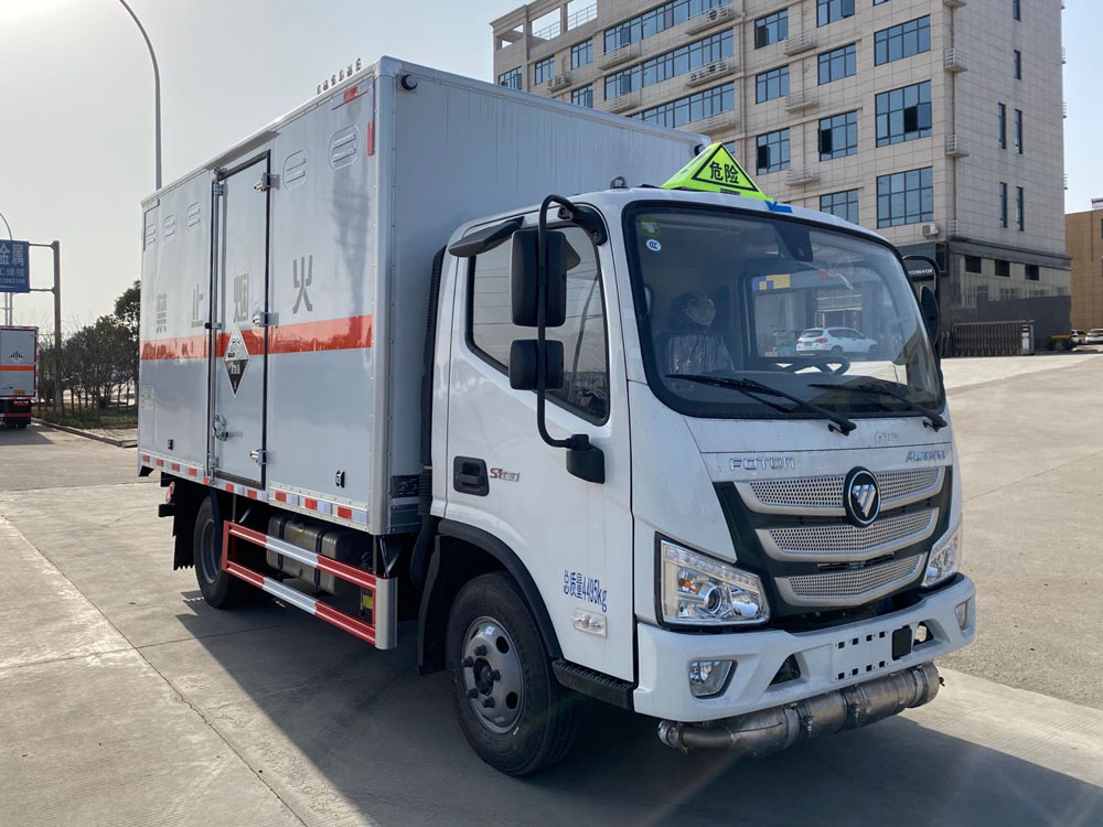 楚勝牌CSC5045XFWB6型腐蝕性物品廂式運輸車