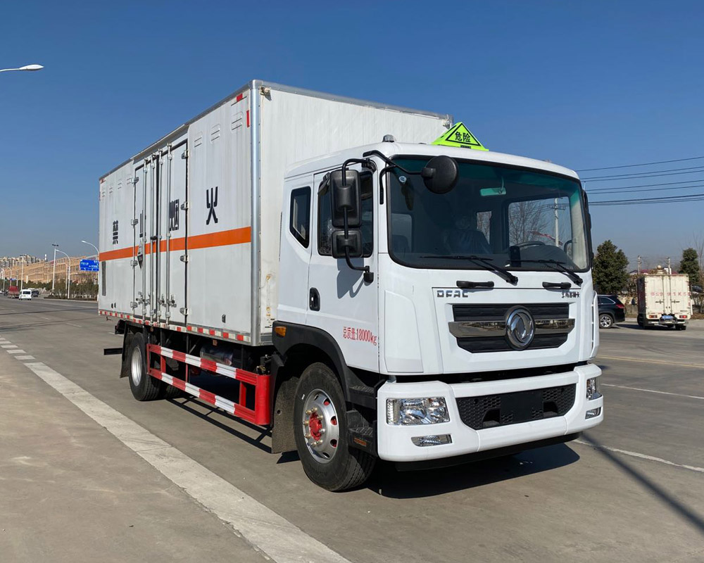 楚勝牌CSC5185XFW6型腐蝕性物品廂式運輸車