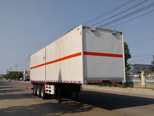 楚勝牌CSC9401XZW型雜項危險物品廂式運輸半掛車