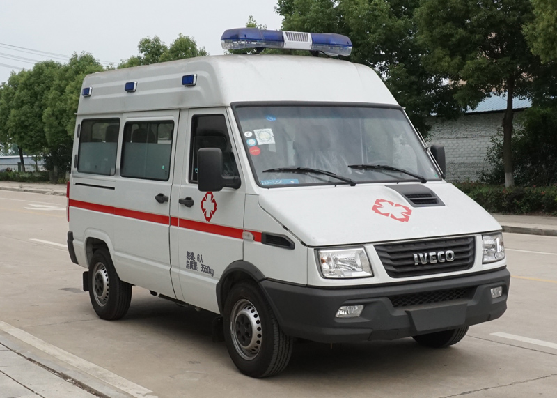 南京依維柯監護型救護車