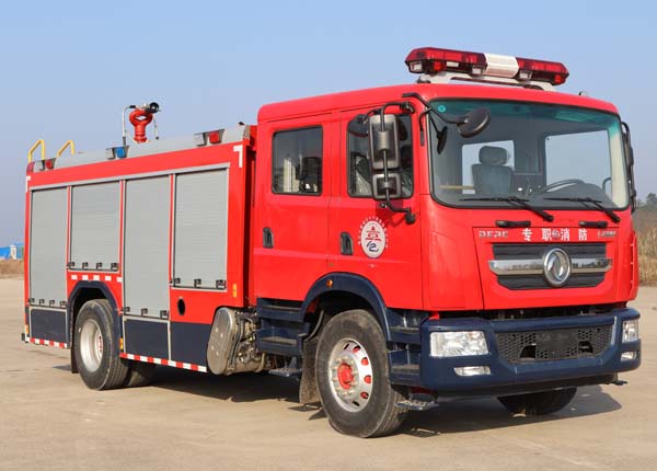 東風(fēng)多利卡D9水罐消防車