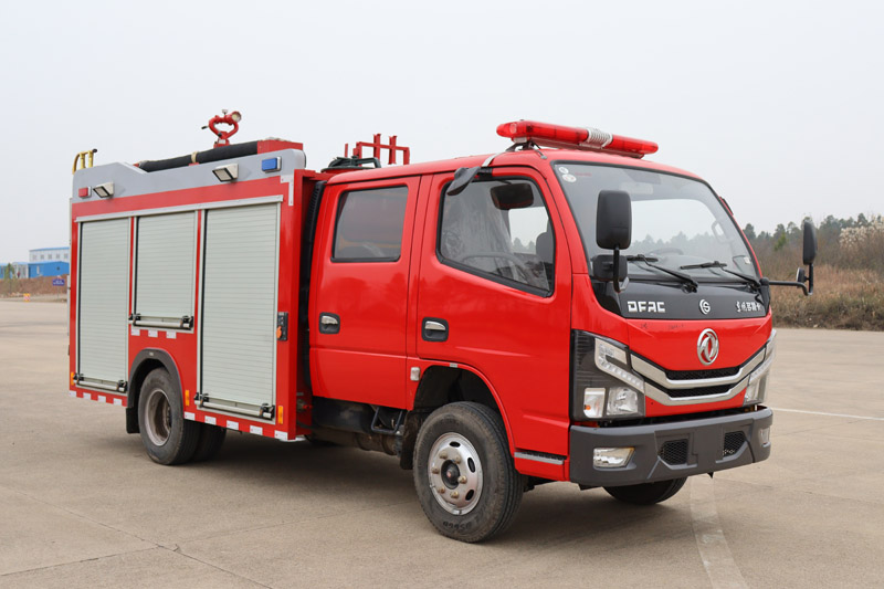 東風(fēng)多利卡2.5噸水罐消防車