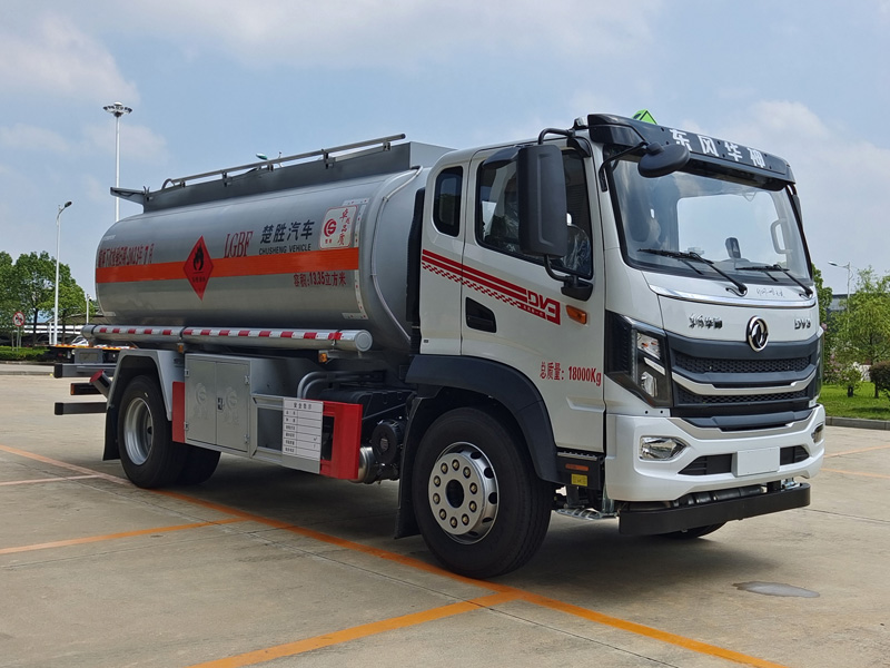 楚勝牌CSC5183GYYEH6A型運(yùn)油車
