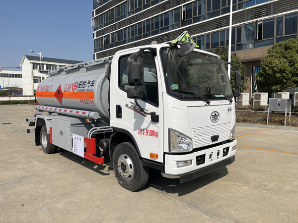 楚勝牌CSC5091GJYCA6A型加油車