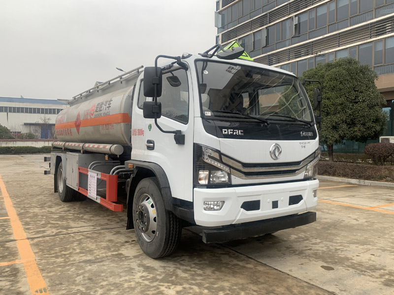 楚勝牌CSC5180GYY6A型運(yùn)油車