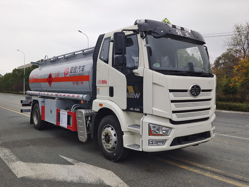 楚勝牌CSC5180GYYC6型運油車