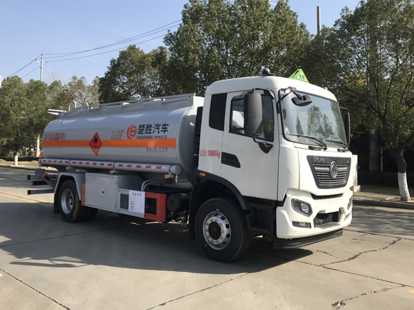 楚勝牌CSC5180GJY6DC型加油車