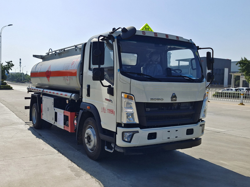 楚勝牌CSC5127GYYZ6A型運油車