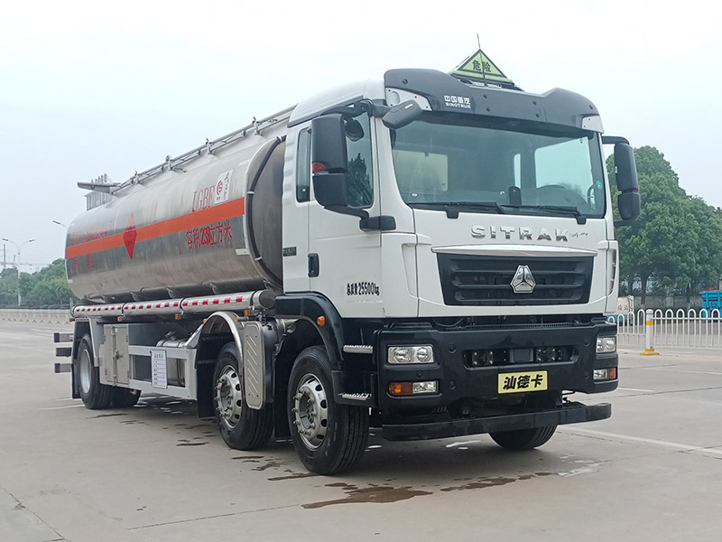 楚勝牌CSC5262GYYLZK6型鋁合金運油車