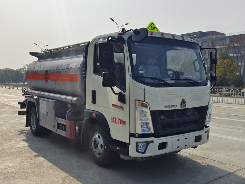 楚勝牌CSC5097GYYZ6A型運油車