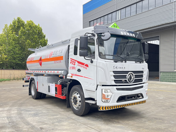 楚勝牌CSC5183GJYEZ6A型加油車