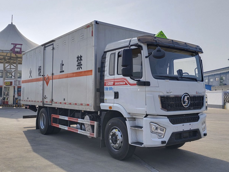 楚勝牌CSC5189XQYS6型爆破器材運(yùn)輸車(chē)