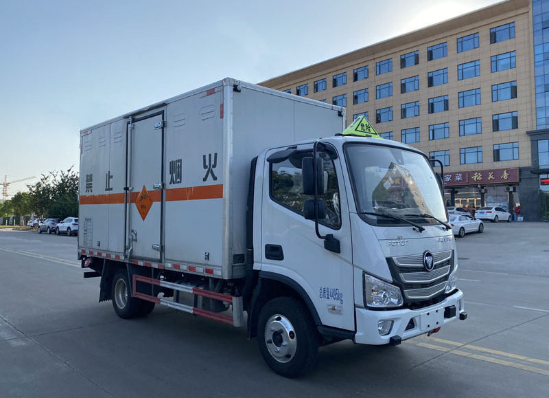 楚勝牌CSC5044XQYB6型爆破器材運(yùn)輸車(chē)