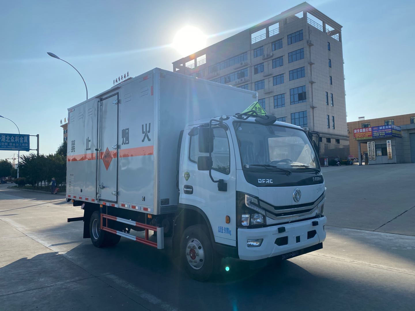 楚勝牌CSC5095XQY6型爆破器材運(yùn)輸車(chē)