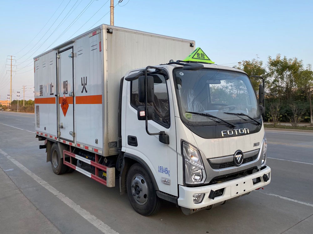 楚勝牌CSC5048XQYB6型爆破器材運(yùn)輸車(chē)