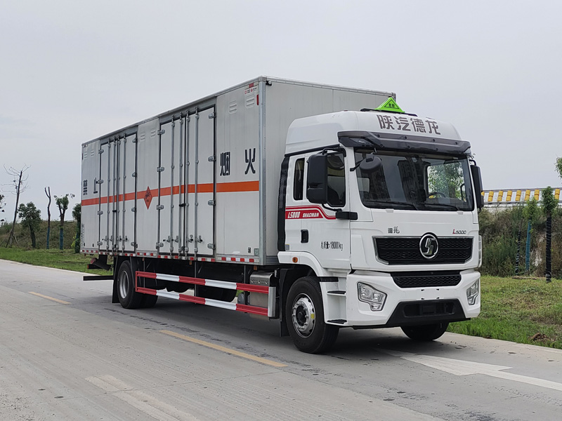 楚勝牌CSC5188XQYS6型爆破器材運(yùn)輸車(chē)