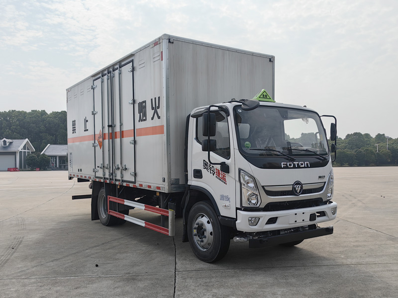 楚勝牌CSC5128XQYBJ6型爆破器材運(yùn)輸車(chē)