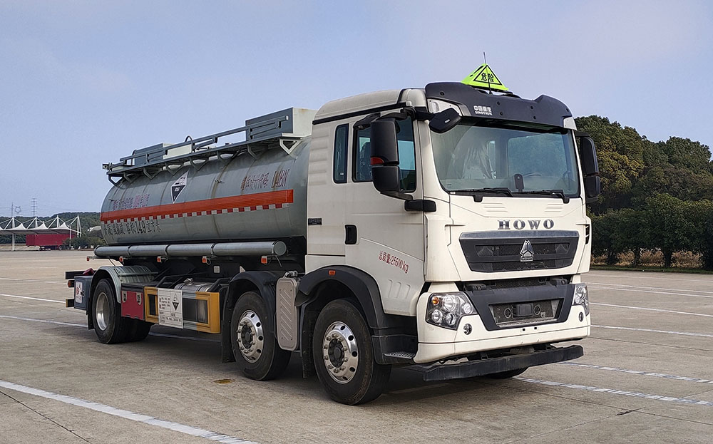 楚勝牌CSC5260GFWZ6CY型腐蝕性物品罐式運輸車