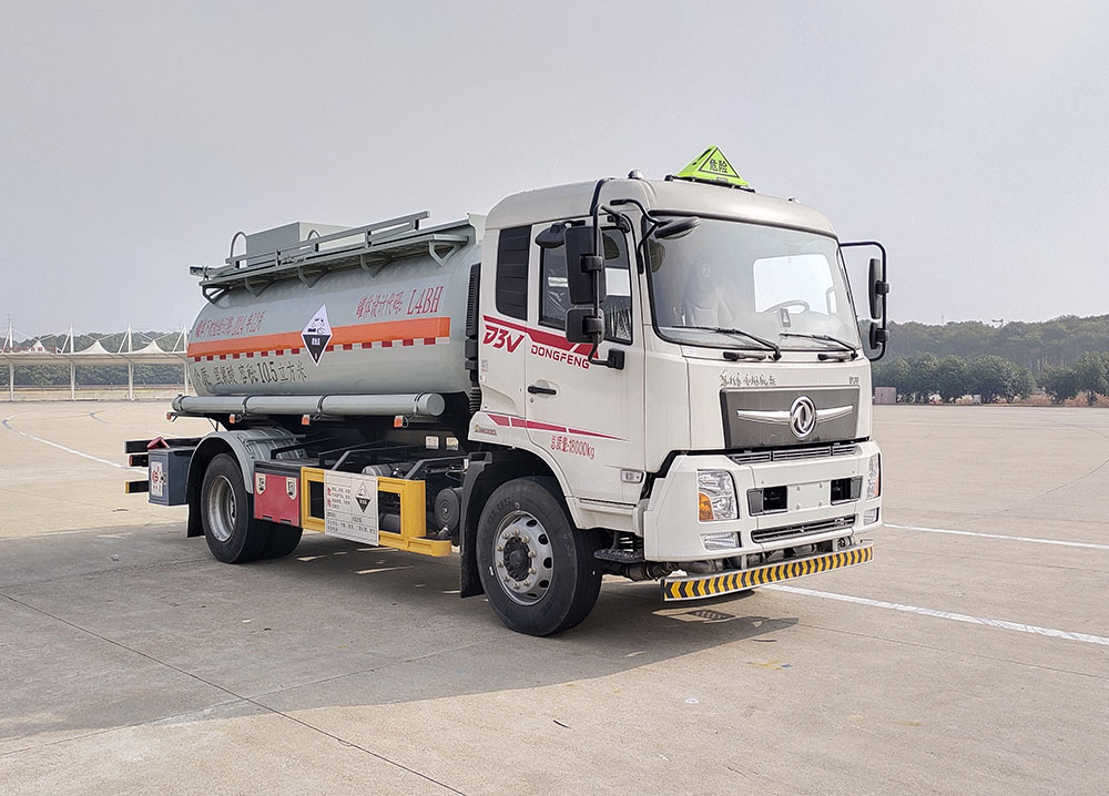 楚勝牌CSC5180GFWEZ6CY型腐蝕性物品罐式運輸車