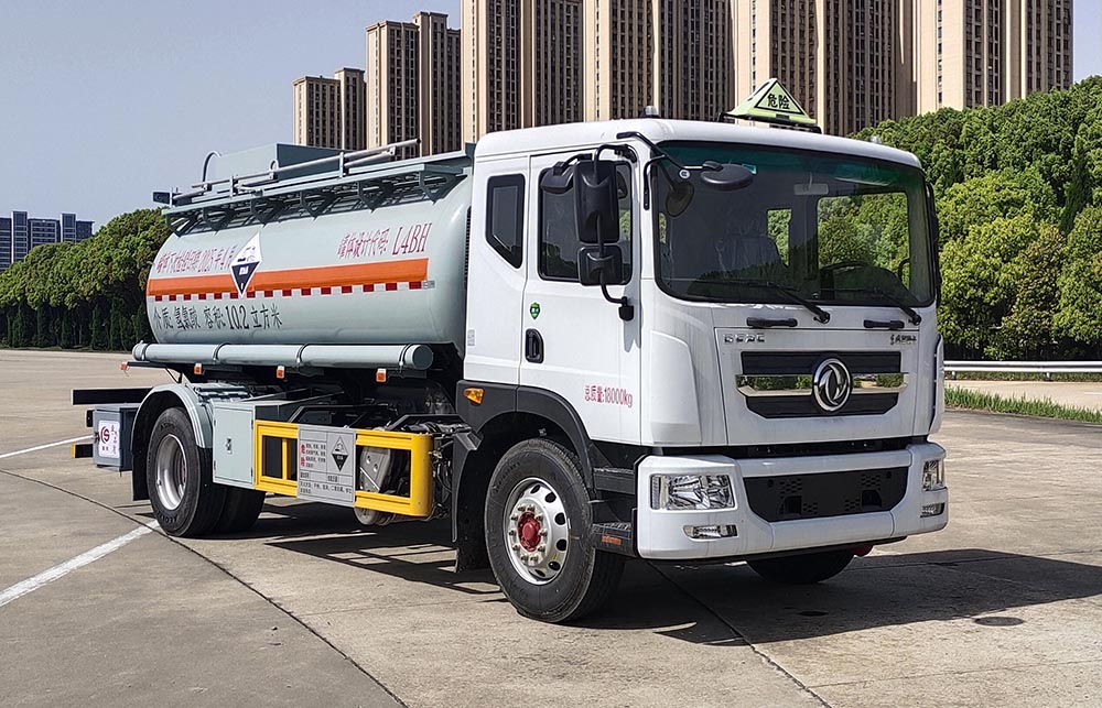 楚勝牌CSC5181GFWEQ6CY型腐蝕性物品罐式運輸車